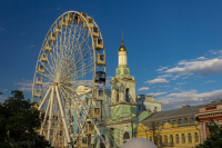 Ferris wheel on Kontraktova Ploshcha (The Square of Contracts)
