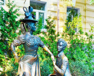 Пам'ятник За двома зайцями: Проня Прокопівна та Голохвастов